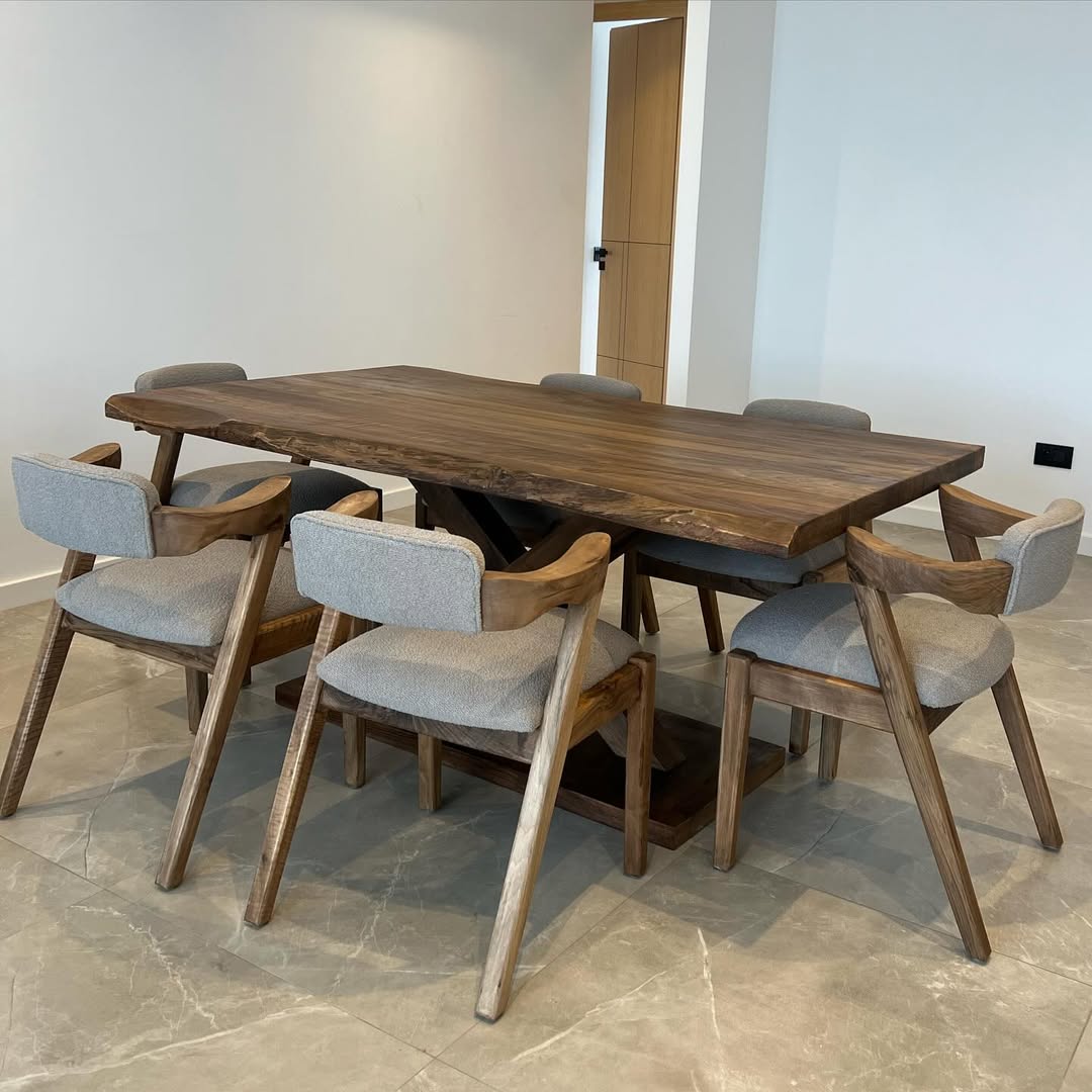 Mesa de Madera Maciza de Nogal