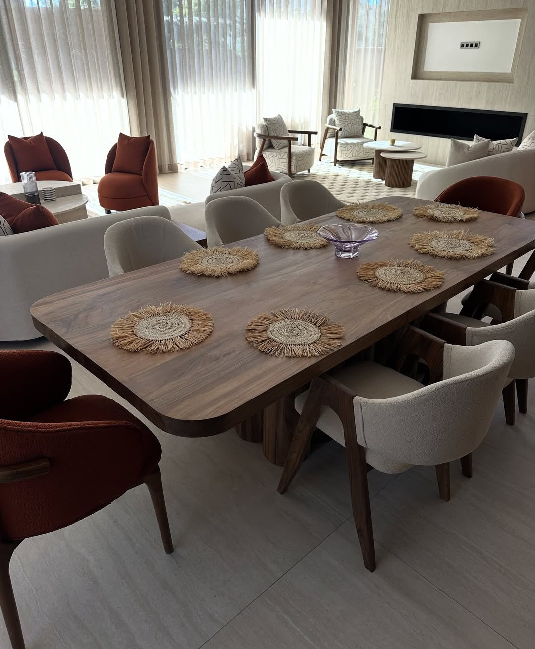 Mesa de Madera Noble de Nogal