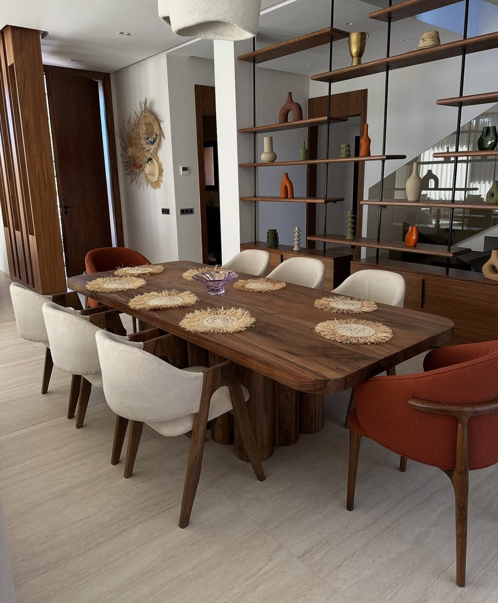 Mesa de Madera Noble de Nogal