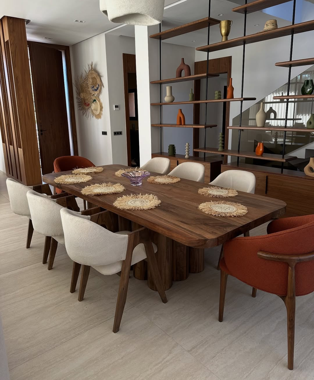 Mesa de Madera Noble de Nogal