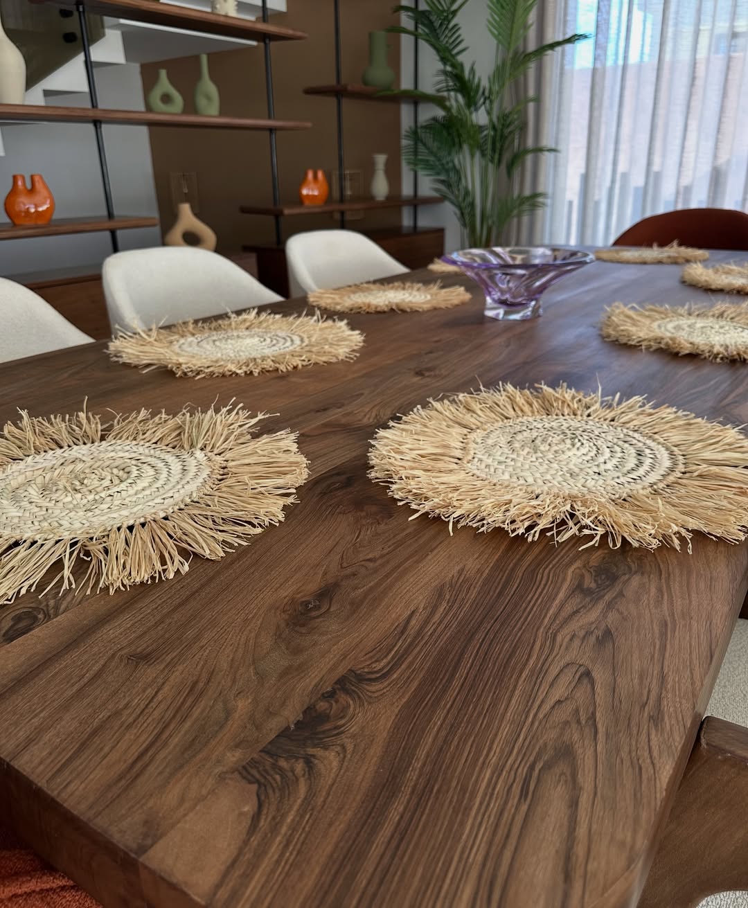 Mesa de Madera Noble de Nogal